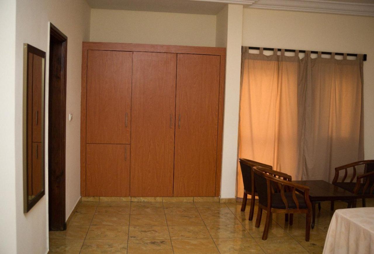 Hotel Marbella Lomé Exteriér fotografie