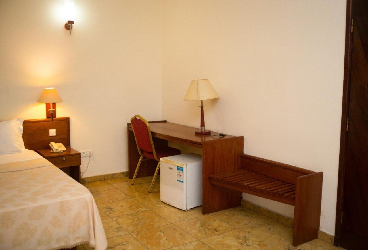 Hotel Marbella Lomé Exteriér fotografie